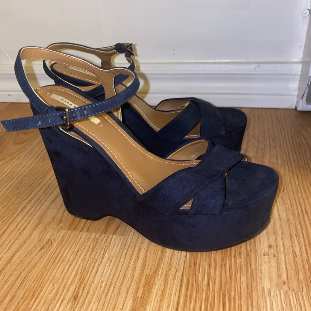 Navy blue heels.